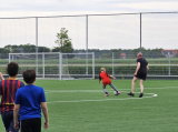 Laatste training S.K.N.W.K. JO11-1JM (partijtje tegen de ouders) van maandag 27 mei 2024 (60/137)